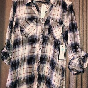 Tinsel Hattie 2 pocket button down plaid top